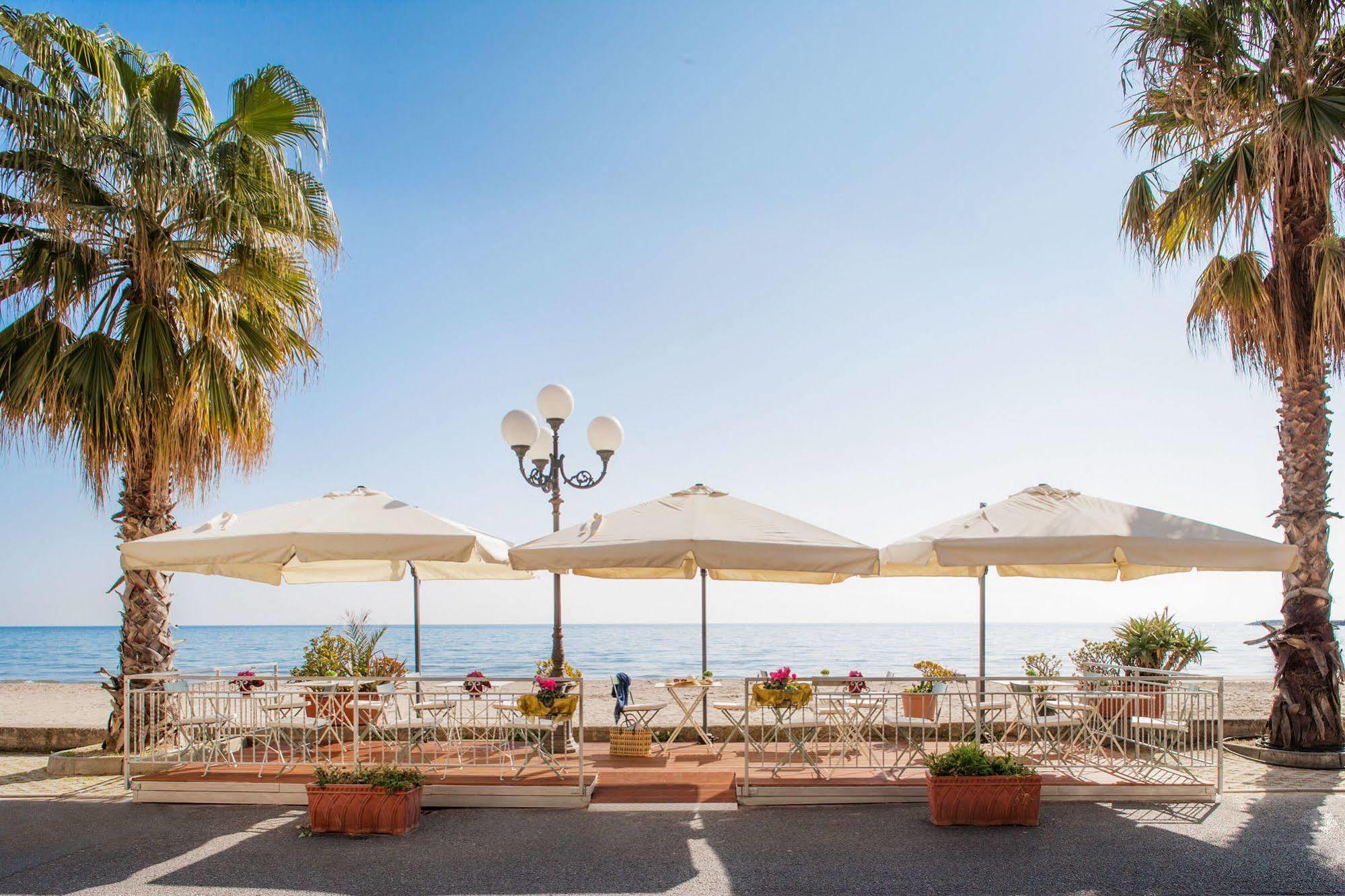 Hotel Tina Diano Marina Exterior foto